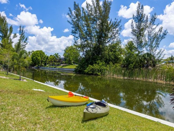 Canal- Front Vacation Home in Cape Coral Sleeps 8 Guests