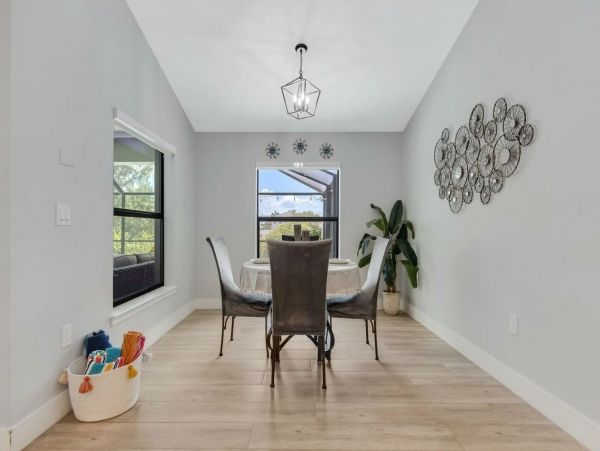 Canal- Front Vacation Home in Cape Coral Sleeps 8 Guests