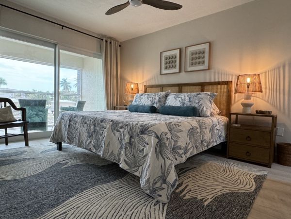 Charming Sanibel Beach Condo with Gulf Views