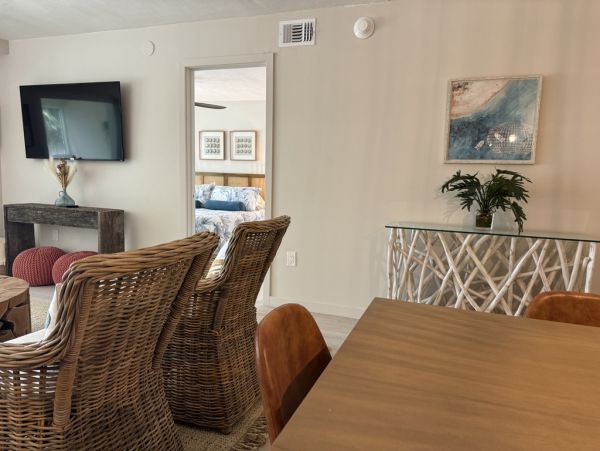 Charming Sanibel Beach Condo with Gulf Views