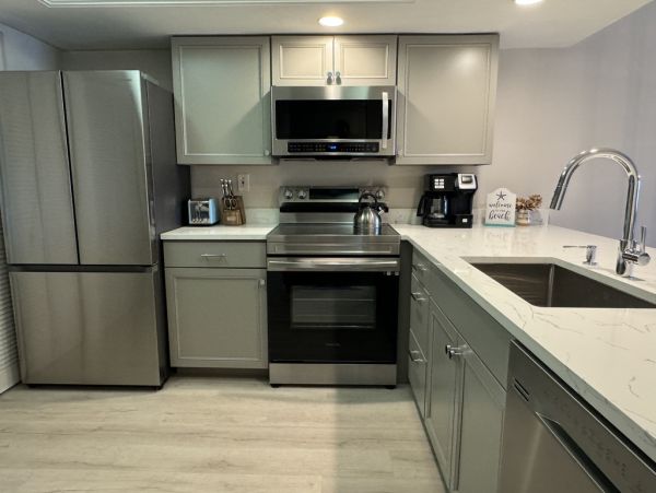 Charming Sanibel Beach Condo with Gulf Views