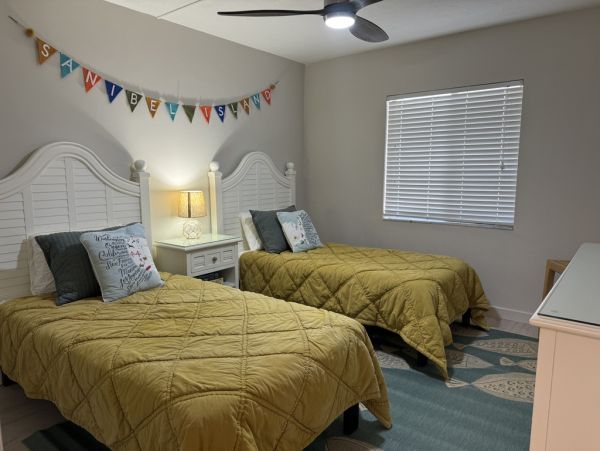 Charming Sanibel Beach Condo with Gulf Views