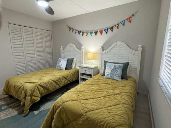Charming Sanibel Beach Condo with Gulf Views