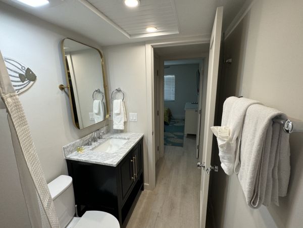 Charming Sanibel Beach Condo with Gulf Views