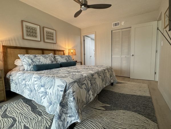 Charming Sanibel Beach Condo with Gulf Views