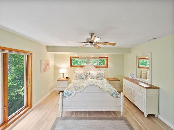 Sanibel Vacation Home Three Bedrooms Communal Pool