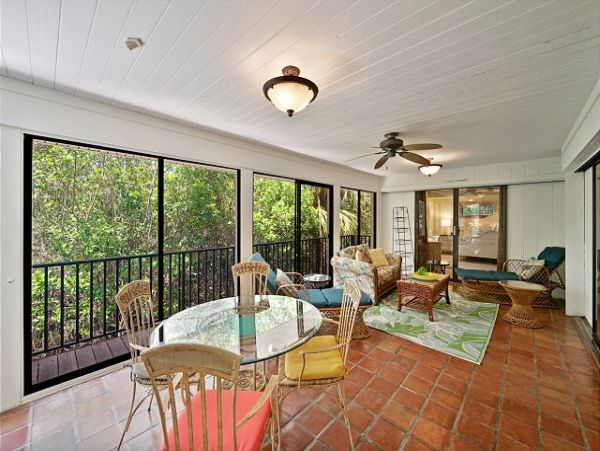 Sanibel Vacation Home Three Bedrooms Communal Pool