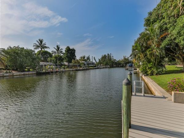 Sanibel 2 Bedroom Condo with Canal Views & Boat Dock