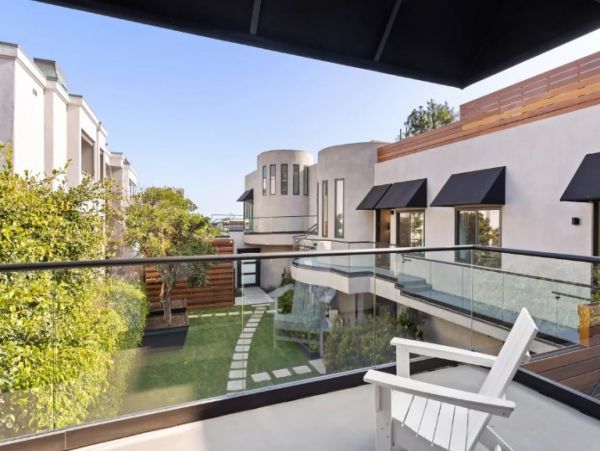 Malibu Condo 1016022