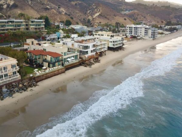 Malibu Condo 1016025