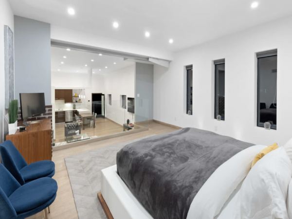 Luxury Four Bedroom Pool Home Sleeps 8