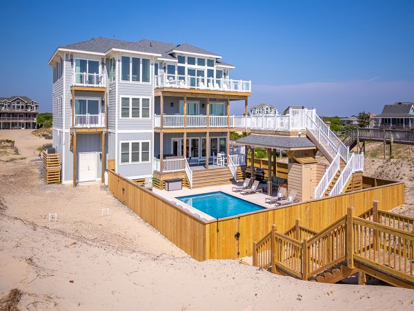 Tastefully Decorated Vacation Rental on The Carolinas