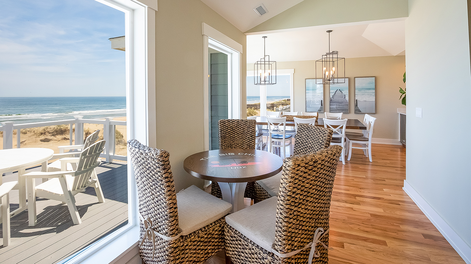 Tastefully Decorated Vacation Rental on The Carolinas