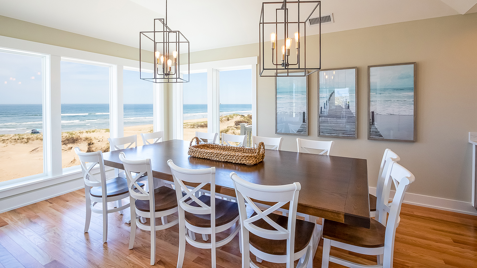 Tastefully Decorated Vacation Rental on The Carolinas