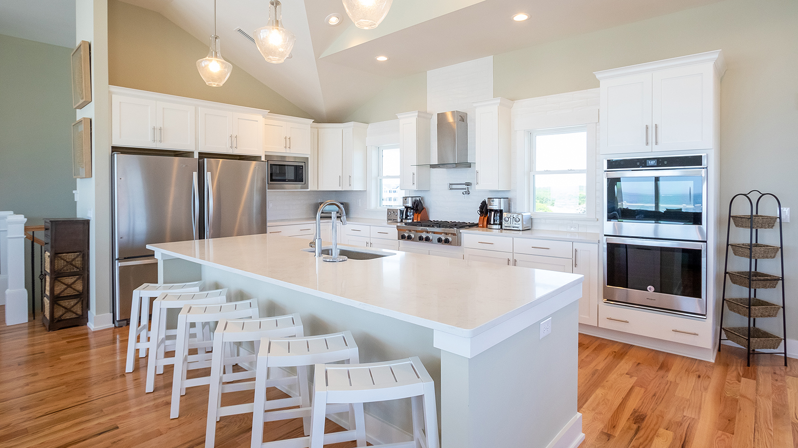 Tastefully Decorated Vacation Rental on The Carolinas