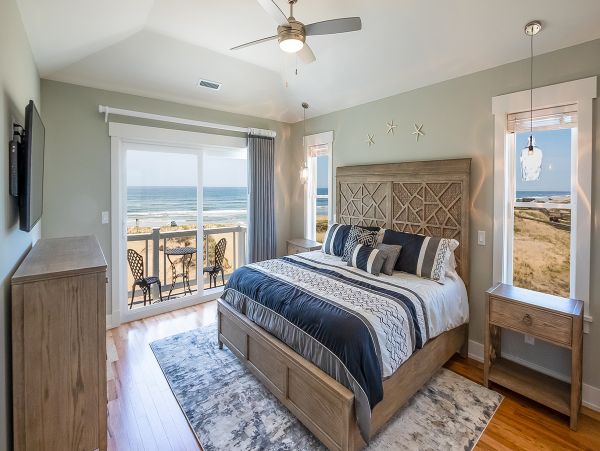 Tastefully Decorated Vacation Rental on The Carolinas