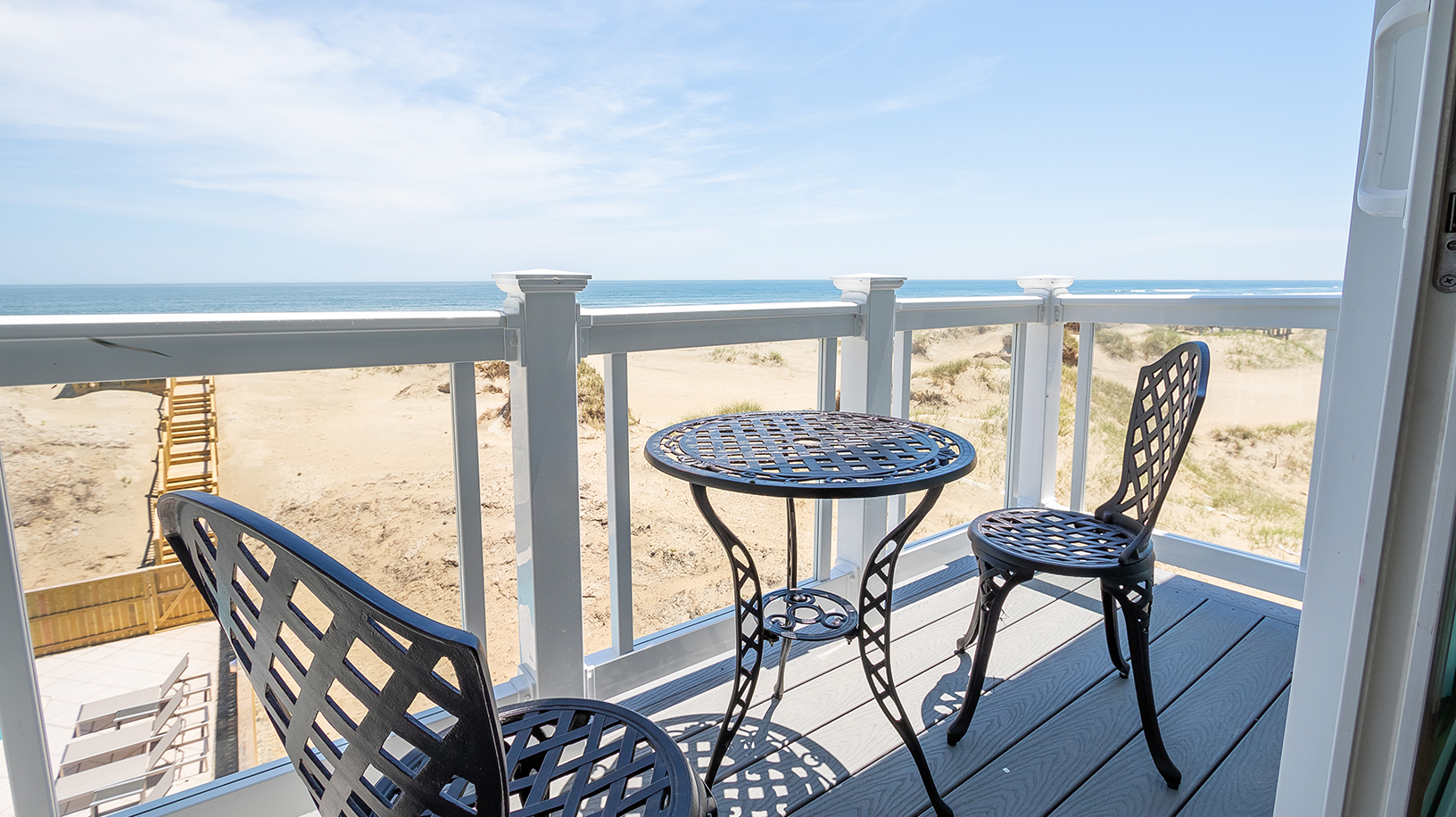 Tastefully Decorated Vacation Rental on The Carolinas