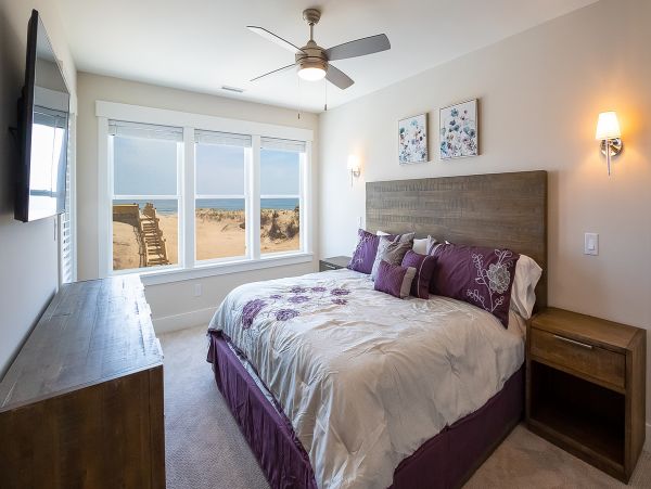 Tastefully Decorated Vacation Rental on The Carolinas
