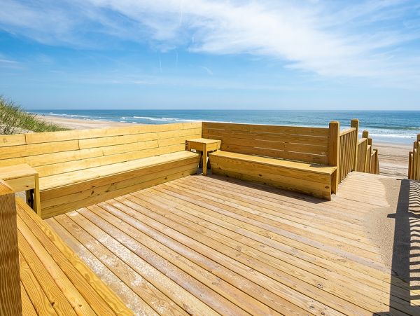 Tastefully Decorated Vacation Rental on The Carolinas