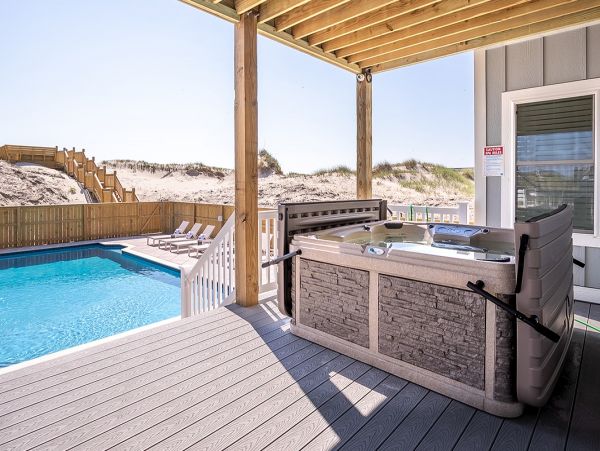 Tastefully Decorated Vacation Rental on The Carolinas