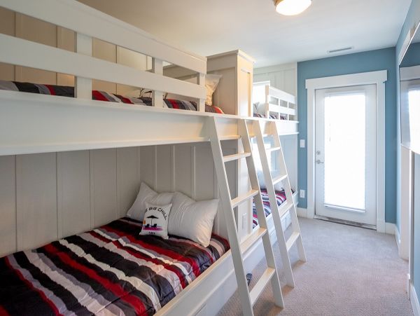 Tastefully Decorated Vacation Rental on The Carolinas