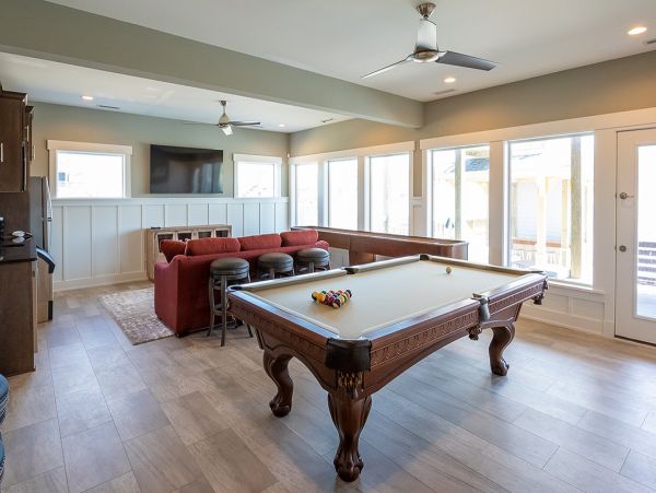 Tastefully Decorated Vacation Rental on The Carolinas