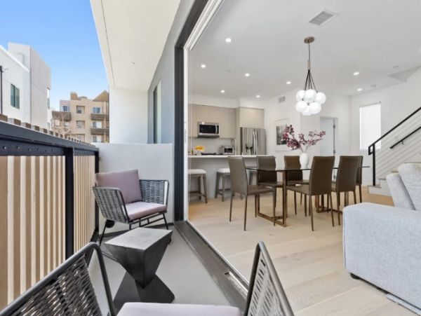 Los Angeles Home 1016228