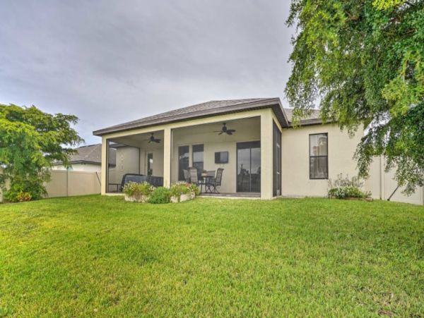 Canal Views Cape Coral Vacation Home Four Bedrooms Sleeps 8