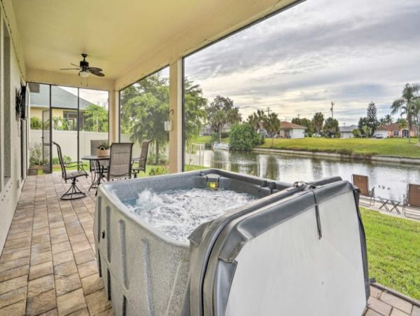 Canal Views Cape Coral Vacation Home Four Bedrooms Sleeps 8