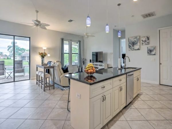 Canal Views Cape Coral Vacation Home Four Bedrooms Sleeps 8