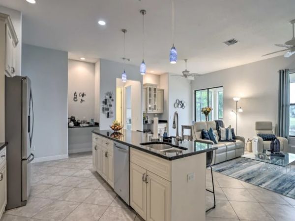 Canal Views Cape Coral Vacation Home Four Bedrooms Sleeps 8
