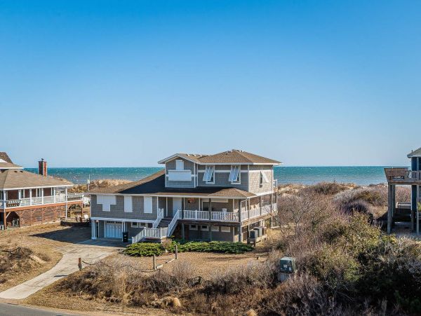 Corolla Vacation Home Twelve Bedroom Walk to Beach