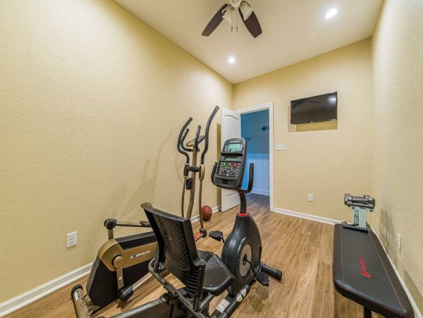 Corolla Vacation Home Twelve Bedroom Walk to Beach