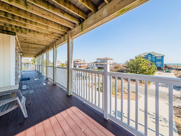 Corolla Vacation Home Twelve Bedroom Walk to Beach