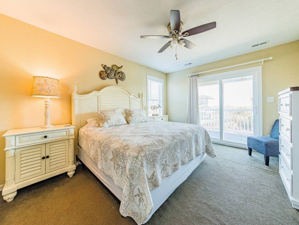 Corolla Vacation Home Twelve Bedroom Walk to Beach