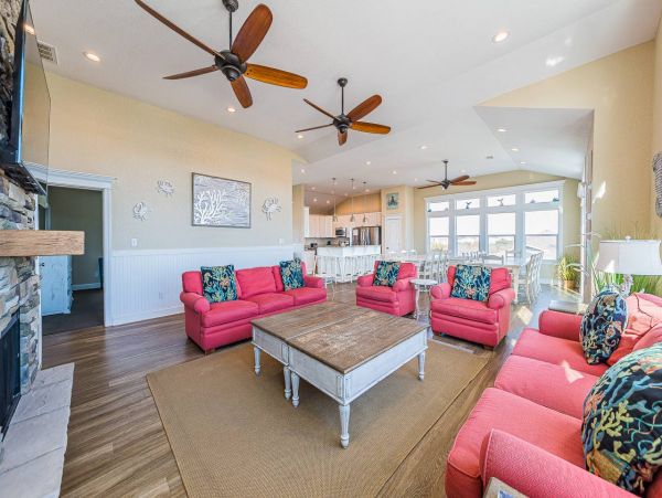 Corolla Vacation Home Twelve Bedroom Walk to Beach