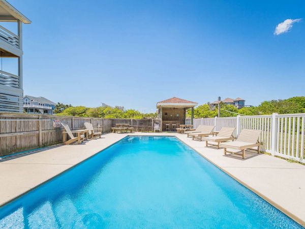 Corolla Vacation Home Twelve Bedroom Walk to Beach