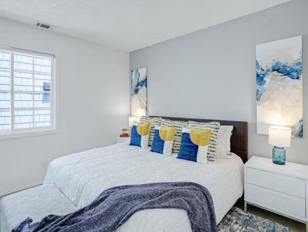 San Diego Three-Level Vacation Home Close to Beach Sleeps 7