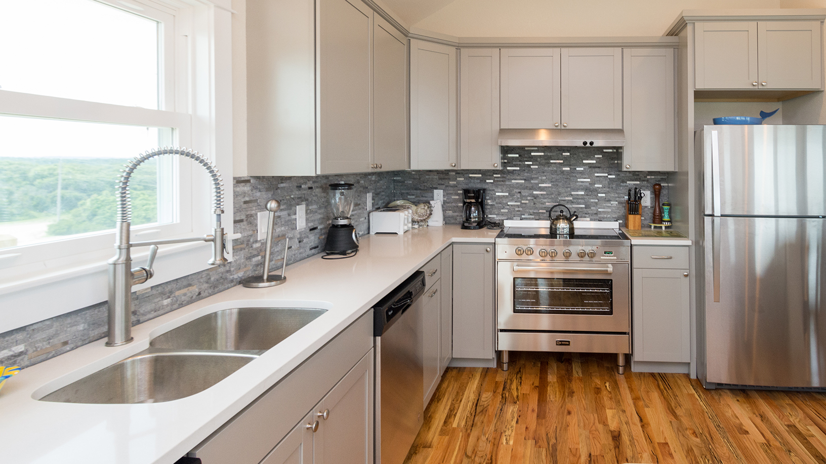 Carova Beach Rentals 9-Bedroom Outer Banks Vacation Home with Pool & Hot Tub