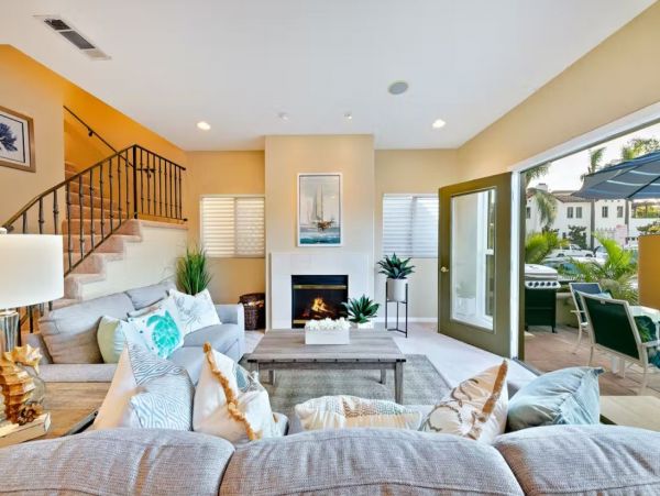 Long Beach Vacation Home Sleeps 8 Guests Walk To Beach
