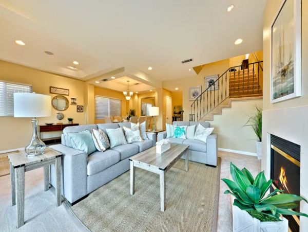 Long Beach Vacation Home Sleeps 8 Guests Walk To Beach