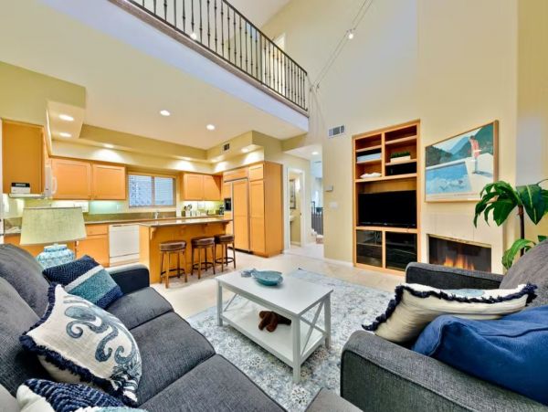 Long Beach Vacation Home Sleeps 8 Guests Walk To Beach