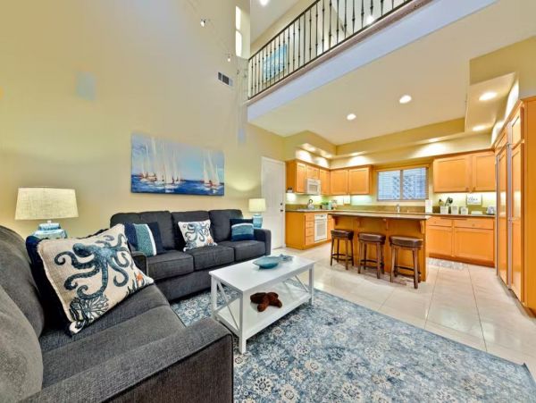 Long Beach Vacation Home Sleeps 8 Guests Walk To Beach