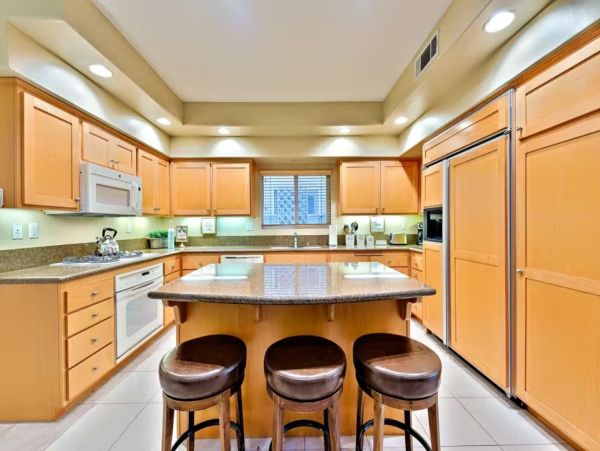 Long Beach Vacation Home Sleeps 8 Guests Walk To Beach