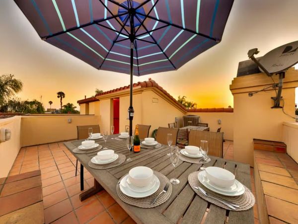 Long Beach Vacation Home Sleeps 8 Guests Walk To Beach