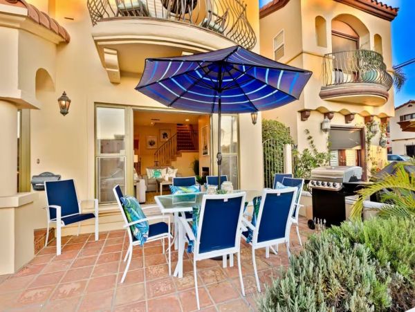 Long Beach Vacation Home Sleeps 8 Guests Walk To Beach
