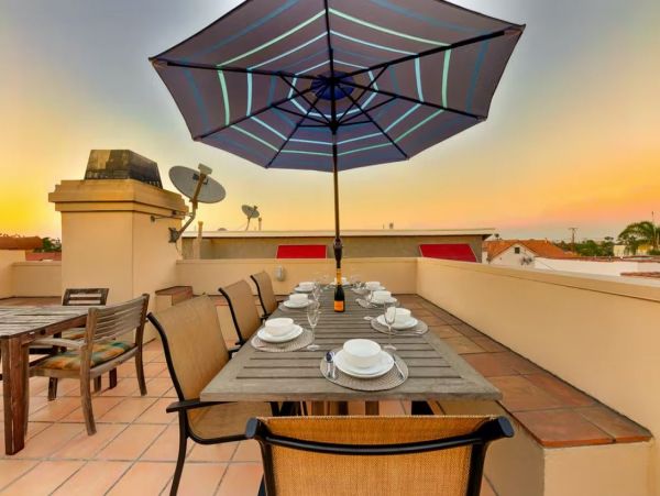 Long Beach Vacation Home Sleeps 8 Guests Walk To Beach
