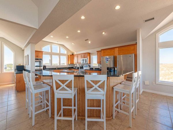 Secluded Oceanfront Luxury Retreat with Stunning Views in the Outer Banks