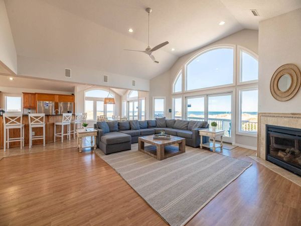 Secluded Oceanfront Luxury Retreat with Stunning Views in the Outer Banks