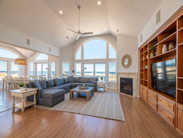 Secluded Oceanfront Luxury Retreat with Stunning Views in the Outer Banks